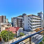 Secure Studio, Sea Point Gem Near Promenade!