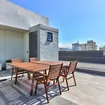 Secure Studio, Sea Point Gem Near Promenade!