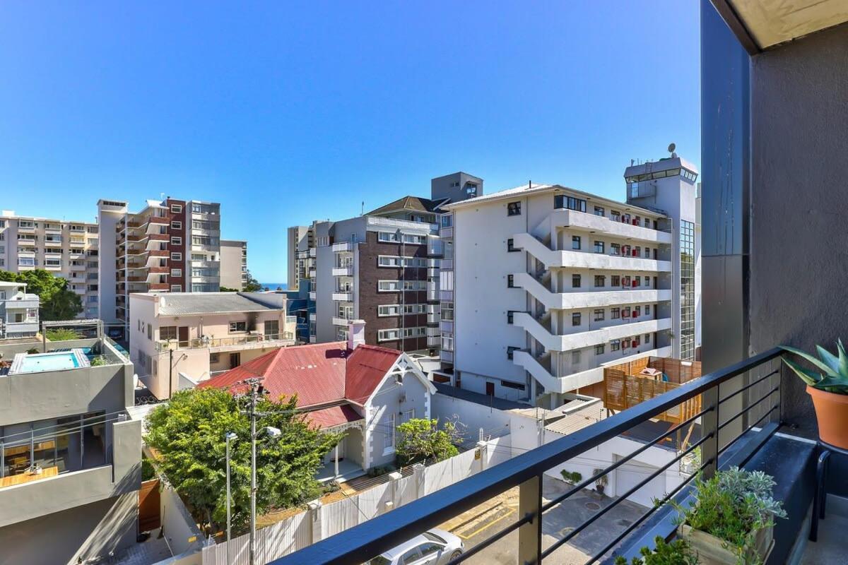 Secure Studio, Sea Point Gem Near Promenade! Apartment Cape Town