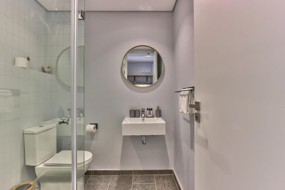 Secure Studio, Sea Point Gem Near Promenade! *