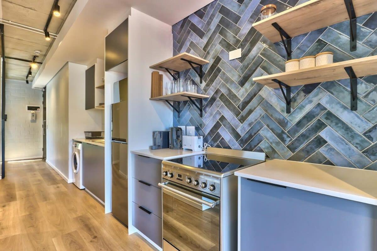 Secure Studio, Sea Point Gem Near Promenade! Cape Town