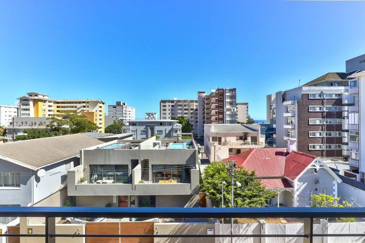 Apartment Secure Studio, Sea Point Gem Near Promenade!