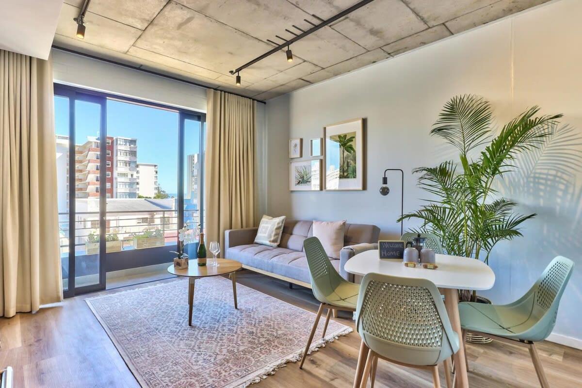 Apartment Secure Studio, Sea Point Gem Near Promenade! *